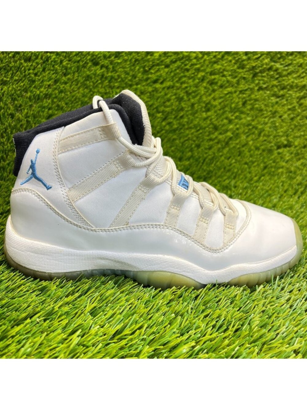 Nike Air Jordan 11 Retro Boys Size 5.5Y White Blue Basketball Shoes Sneakers